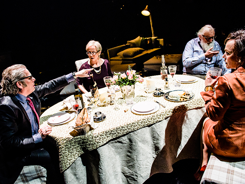 <strong>Fulle Folk</strong> von Iwan Wyrypajew<br />Regie: Sigrid Strøm Reibo
                         - Det Norske Teatret, Oslo - 2015 - Photos: Gisle Bjørneby